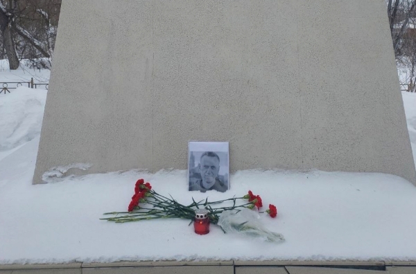 «Сказал, что хочет меня отпи***рить». В Ульяновске задержанному на акции памяти Навального угрожали отрезать палец и отправить на войну